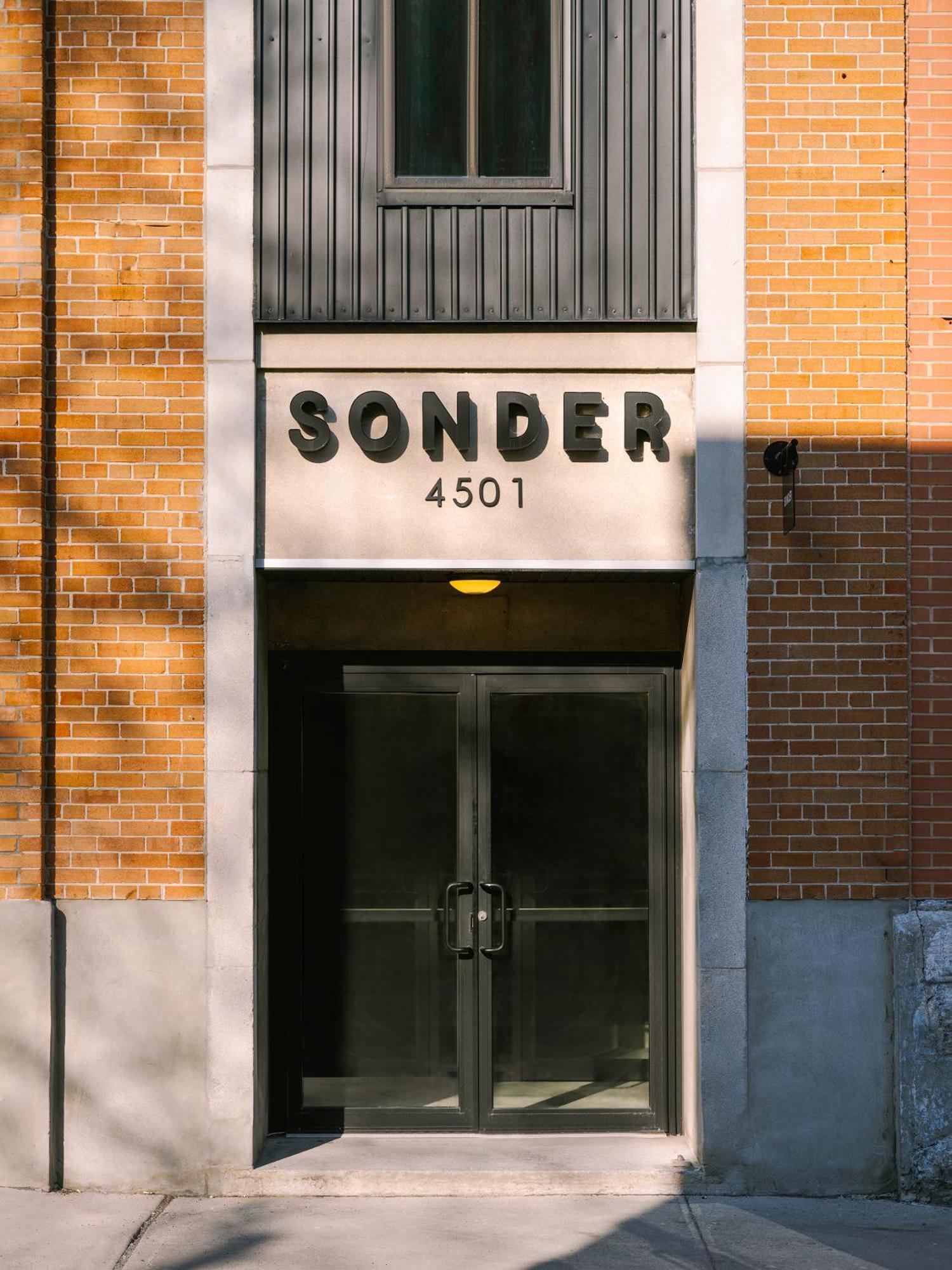 Sonder Le Guerin Aparthotel Монреал Екстериор снимка